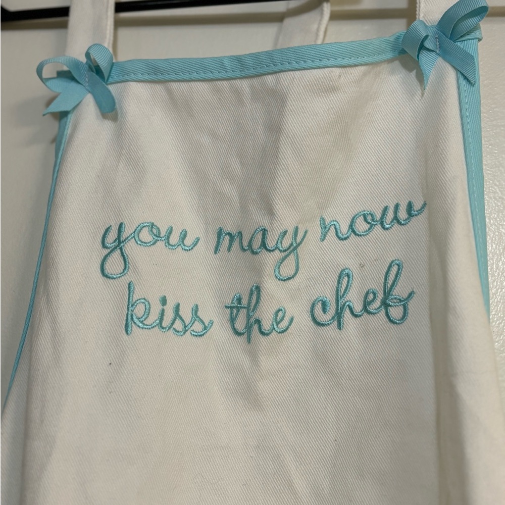 Mindy Weiss  "You may now kiss the chef now"  Skirted Apron New